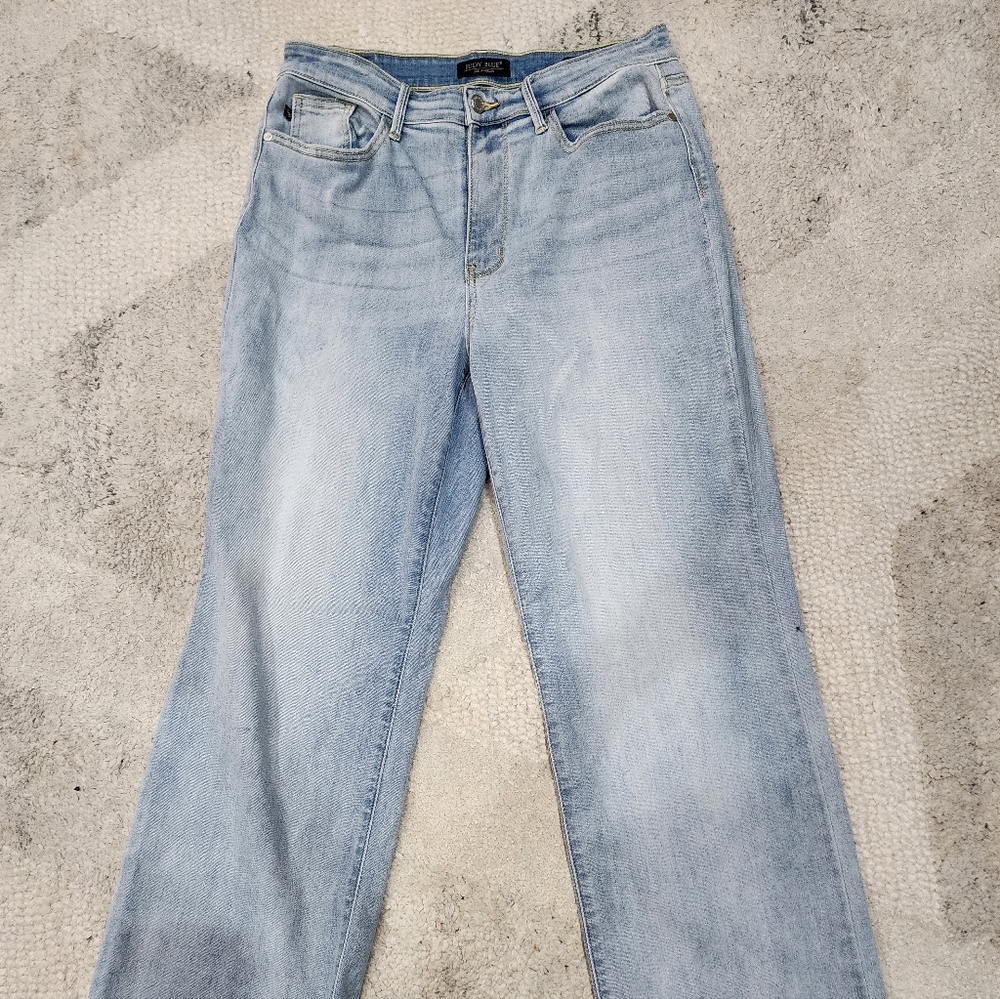 Judy Blue Straight Fit Light Wash Size 11/30